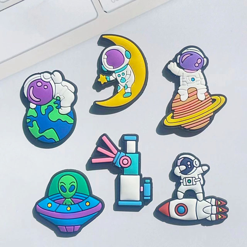 UFO宇航员太空系列儿童洞洞鞋装饰贴片IPAD保护套水杯diy软胶配件