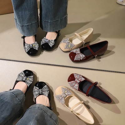 839-H118 French style round toe rhinestone bow decoration, shallow mouth, straight strap, internally raised patent leath