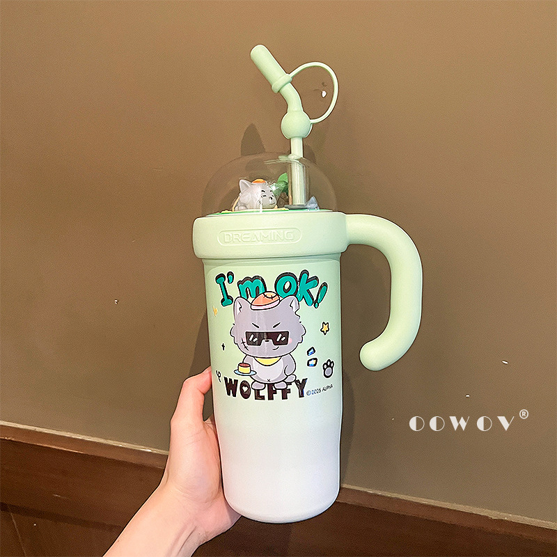 Taza termo de marca compartida Pleasant Goat 2025 nueva taza de hielo de alto valor para mujer linda taza de agua con pajita taza de gran capacidad