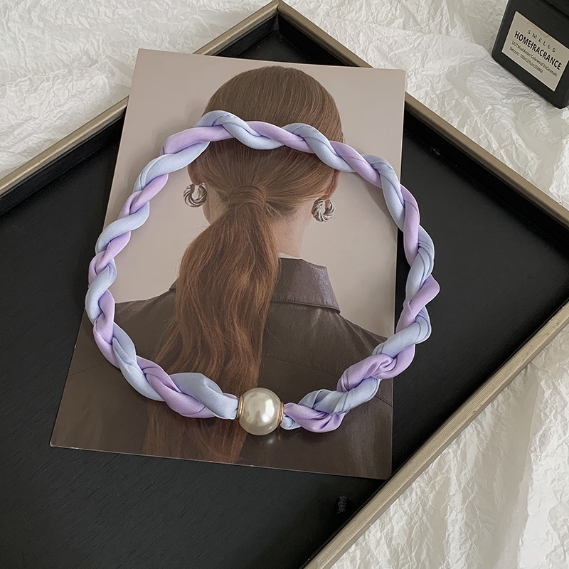 Pañuelo de seda con collar de perlas tortas Primavera y verano Nuevos productos Temperamento de moda Decoración multifuncional Pañuelo de seda con hebilla magnética para mujer