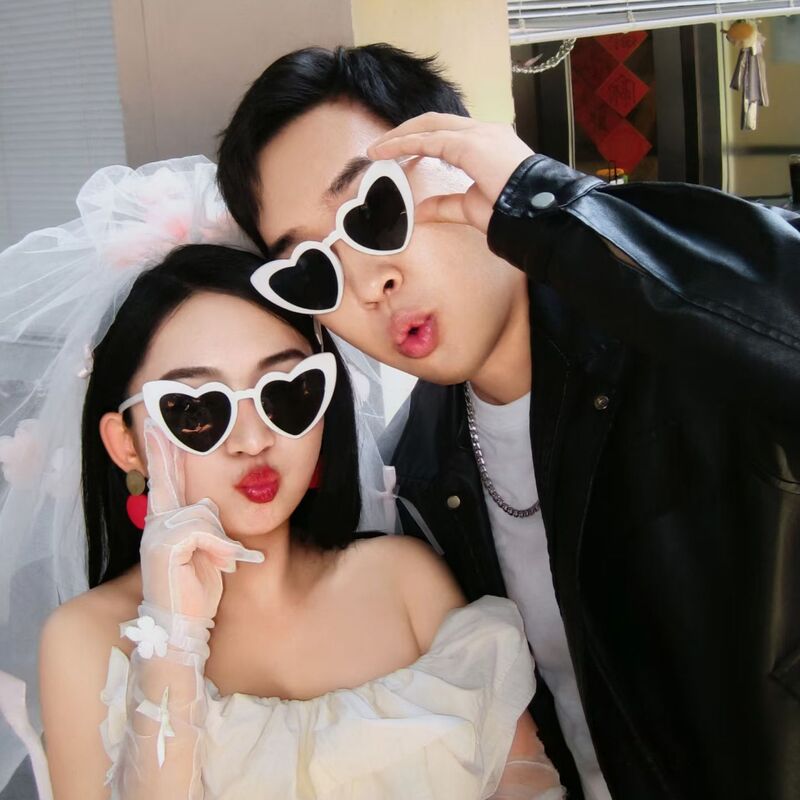 Wedding heart-shaped sunglasses with handwritten text, Korean-style marriage glasses for marriage registration, proposal, wedding photos, and funny photo props Wedding heart-shaped sunglasses with handwritten text, Korean-style marriage glasses for marriage registration, proposal, wedding photos, and funny photo props