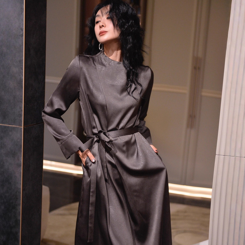 Light Luxury Satin Dress for Women in Autum New Style Waist Tie Slimming Look Elegant High-End Mid-Length Long-Sleeved Skirt