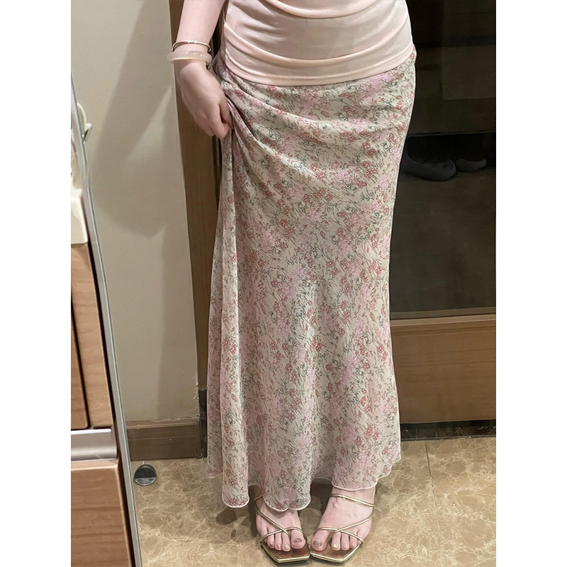 Korean-Style Gentle Floral Chiffon Skirt for Women, Summer High-Waisted A-Line Fishtail Skirt, Pure Desire Style, Slimming Hip-Hugging Long Skirt Korean-Style Gentle Floral Chiffon Skirt for Women, Summer High-Waisted A-Line Fishtail Skirt, Pure Desire Style, Slimming Hip-Hugging Long Skirt