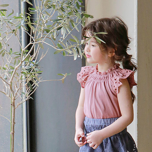 Summer 2025 Strawberry Sandy Korean Children's Clothing Girls' Solid Color Ladylike Lace Sleeve T-shirt Skin-friendly