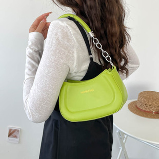 ײɫ����朗l�¿�ӡ����ĸ2026�����r��Ůʿ�μ�б������С����