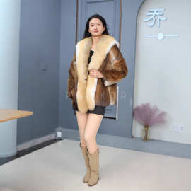 金岛狐女款皮草外套女款女款麝鼠大V领毛毛大衣