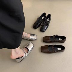 フランス式メアリージェーン靴女性気質2024春の新型茶色の平皮角頭小香風小靴