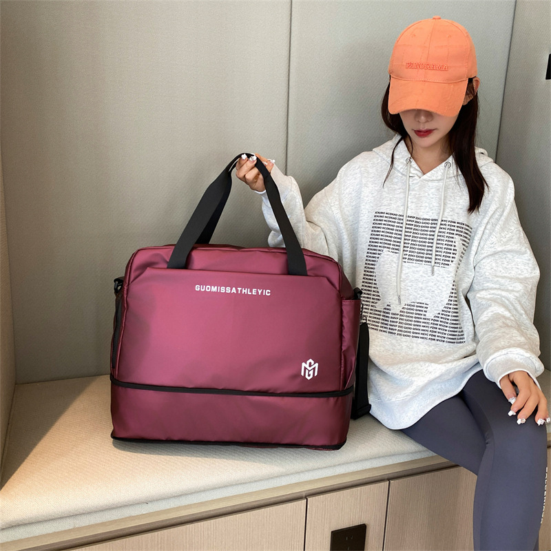 fashionable capacious universal travel bag