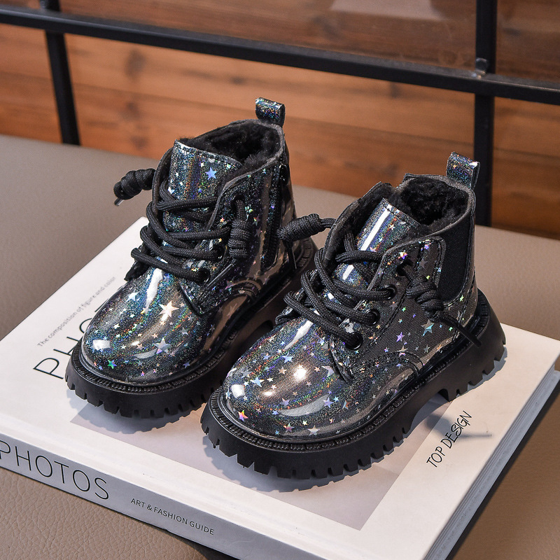 Botas de moda para niñas Martin 2025 invierno nuevo zapatos de algodón para niños versátiles con suela suave caliente baja botas británicas al por mayor