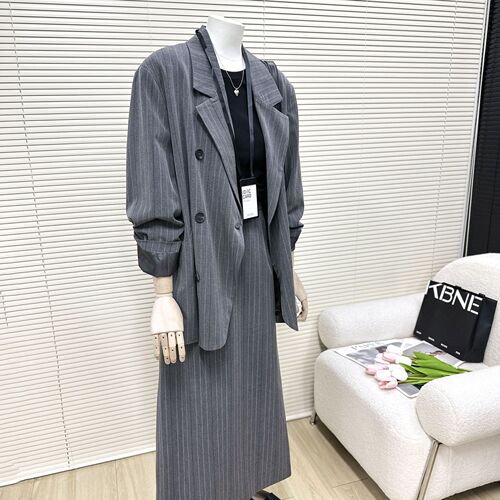 Women's Spring New Korean Style Grey Tonal Suit with Blouse and Skirt Set - Chic and Elegant Outfit