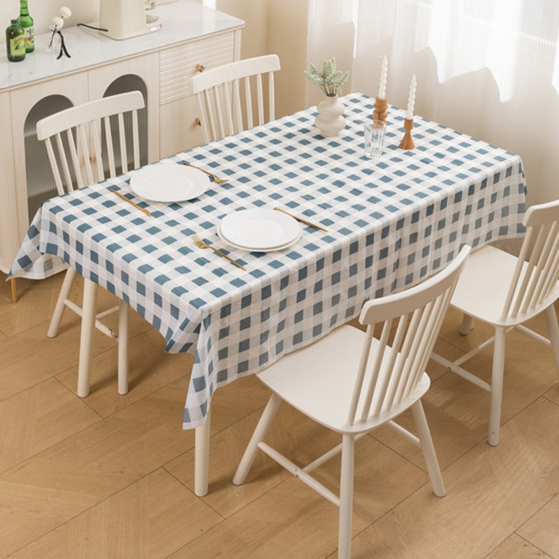 파란색과 흰색 체크 무늬