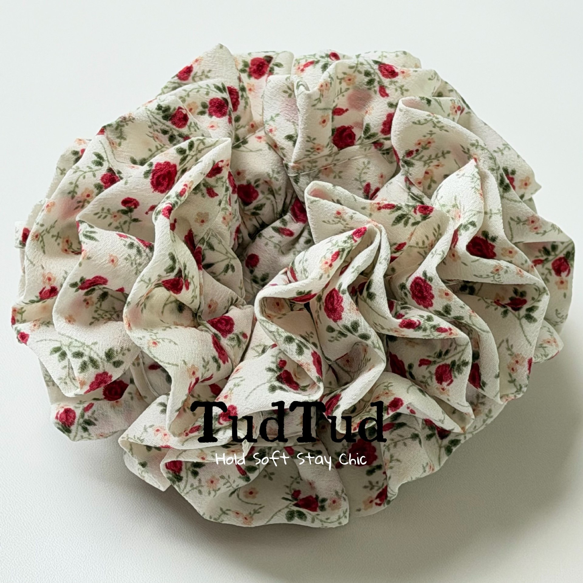 TudTud French handmade scrunchie! French vintage style gentle hair accessory with floral hydrangea embroidery