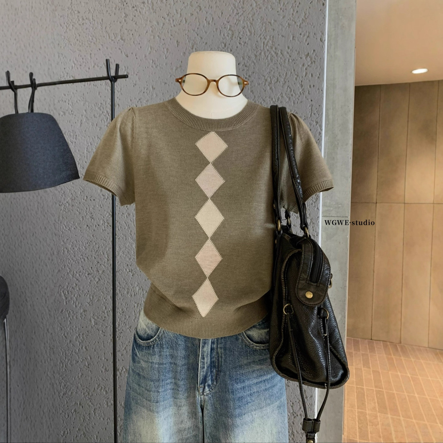 Wgwe7736 Guangzhou Thirteen Lines Women's Early Autumn New Style Small Puff Short Sleeve Round Neck Wool Sweater