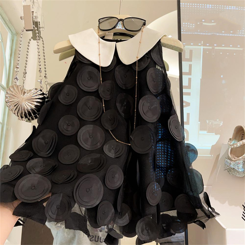 Three dimensional summer bag