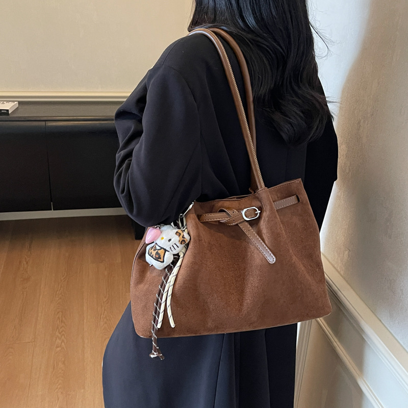 跨境磨砂褶皱手提托特包女2025新款秋冬潮通勤单肩包大容量腋下包|undefined