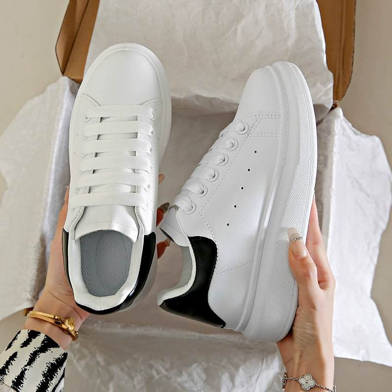 Белые туфли для мужчин и женщин, кожаные толстые подошвы, женские туфли, увеличивающие рост, новинка 2024, весенние универсальные туфли для спорта и отдыха, трибутомия.