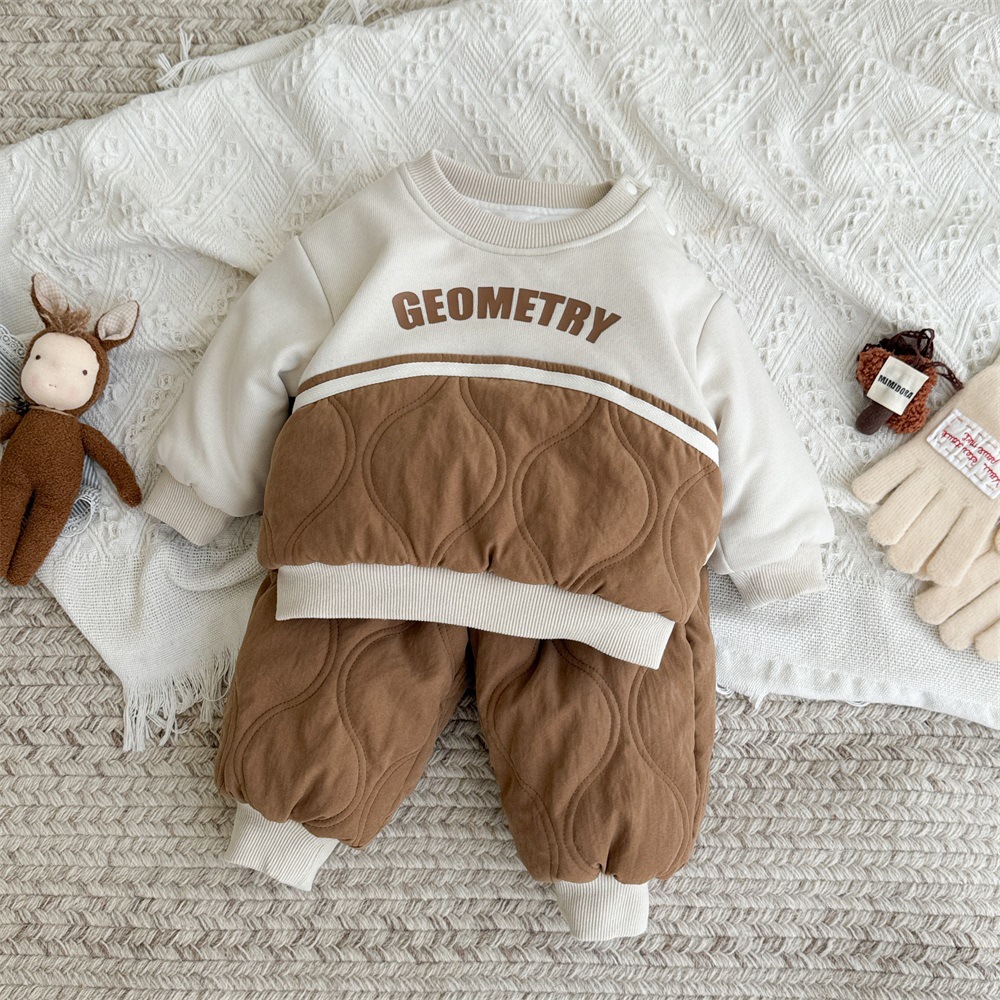 2024 ropa para niños coreanos otoño e invierno engrosamiento traje cálido para niños de 1 a 3 años traje de salida acolchado de dos piezas 2