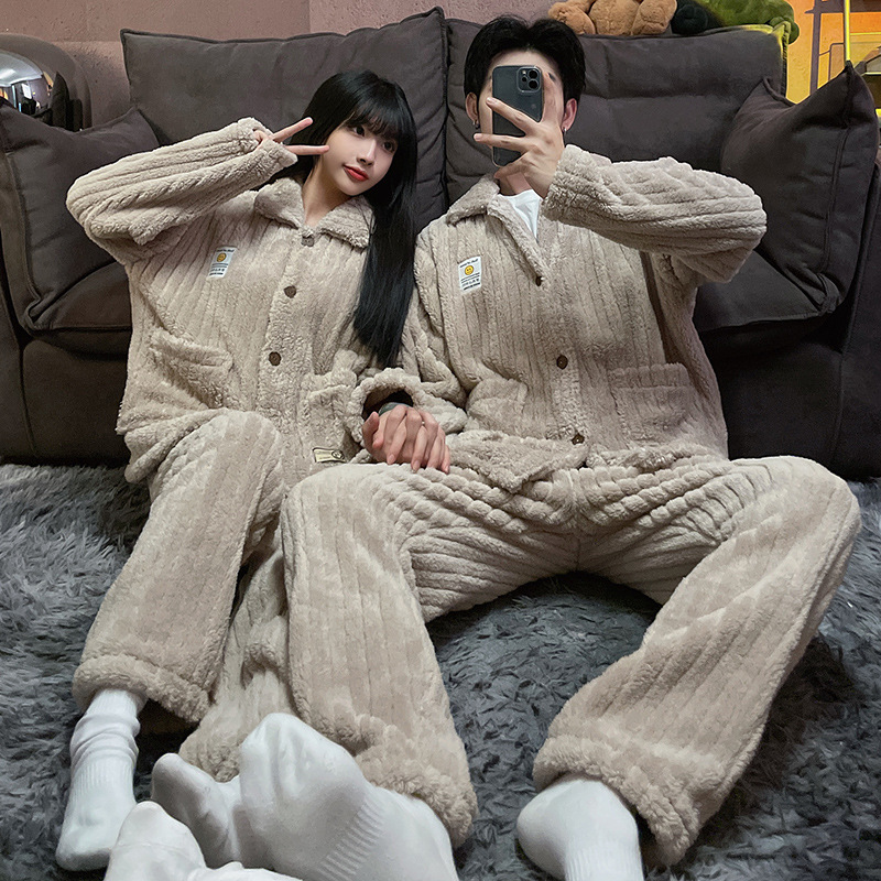 Estilo coreano ins Red estilo rojo pijamas pareja de felpa Otoño e Invierno cardigan manga larga engrosada caliente desgaste del hogar traje