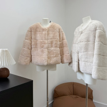 绒绒奶兔 夹革工艺獭兔毛皮草外套女冬新款显瘦皮毛一体兔毛皮草