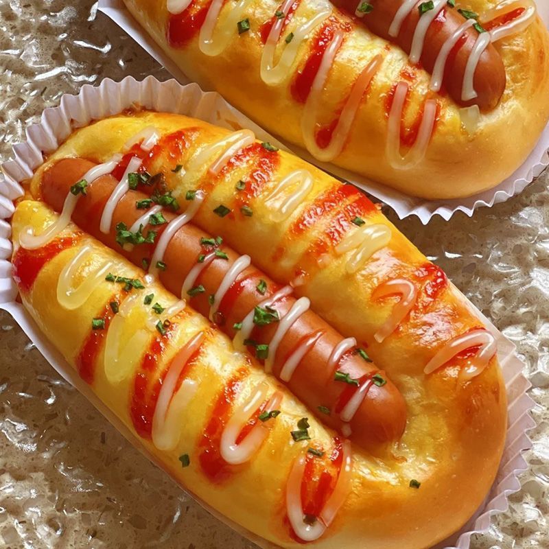 热狗火腿肠面包短保现烤香肠面包早餐代餐夹心糕点抗饿零食整箱