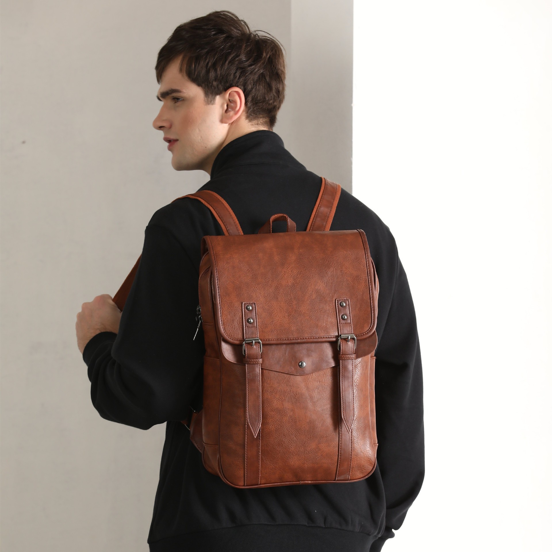 Retro Fashion Men's Travel Backpack - Color Options