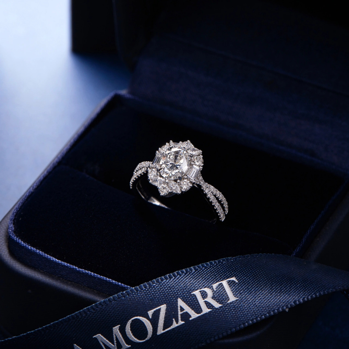 Nuovo anello di diamanti a forma di uovo di piccione con moissanite e rubino artificiale da 3 carati per donna, pietra preziosa di design di alta qualità_voghion.com