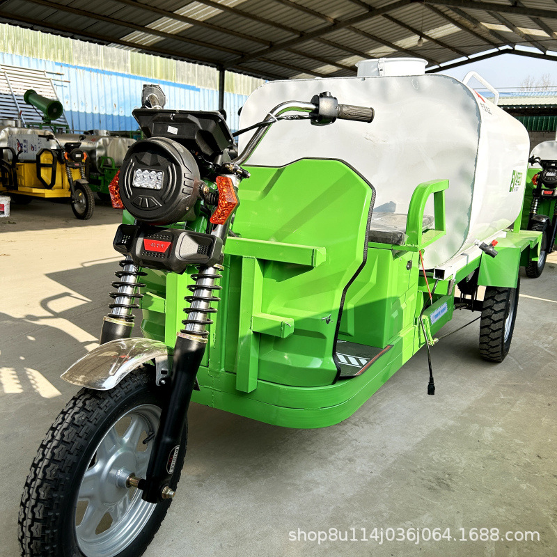 Cross-Border Sales of Small Electric Sprinkler Trucks, Three-Wheeled Low-Noise Irrigation Vehicles for Orchards in Southeast Asia and Africa, Support Sea Shipping