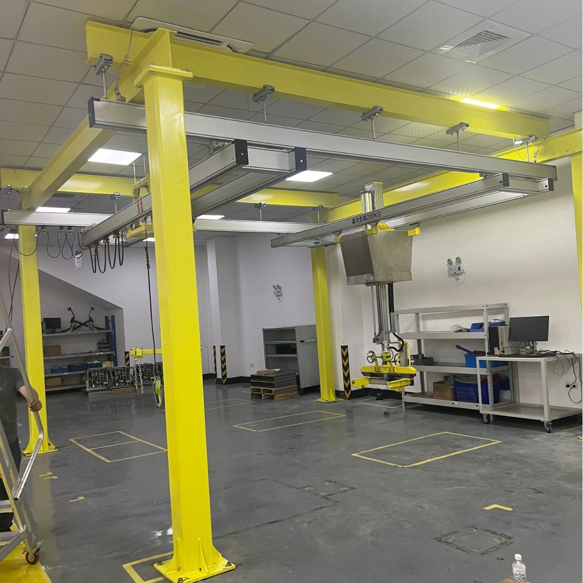 供应KBK铝合金轨道轻型组合自立式起重机