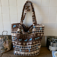 2025�¿��nϵins�L�μ��ë�q�p�汳�İ����ֵ�r��ͨ�ڰ����ذ�