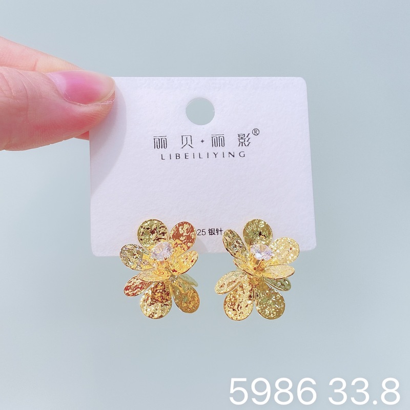 丽贝丽影欧美时尚大气重属个性冷淡风花朵几何耳环小众高级感耳饰|undefined