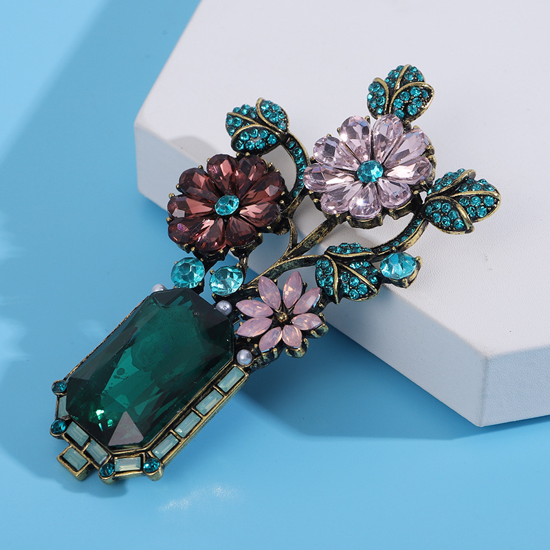 Alloy Material Retro Pin Flower Alloy Inlay Rhinestones Women's Brooches