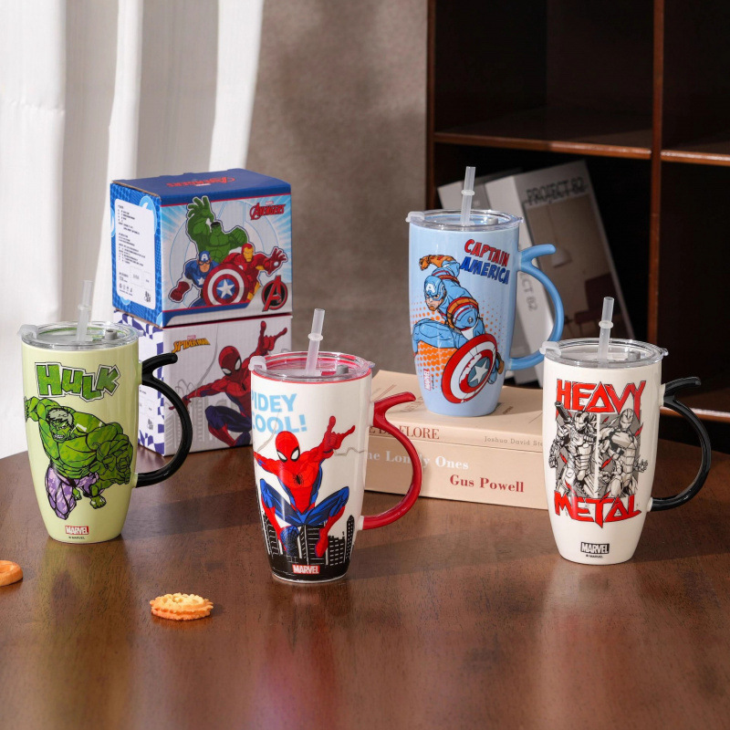 Marvel autorizado auténtico de gran capacidad marca tazas de cerámica pareja para hombres y mujeres adorables tazas de agua de leche de desayuno casual