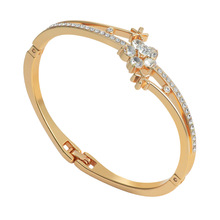 玫瑰金手镯女式佩戴百搭首饰欧美简约花型手链厂家批发跨境直播