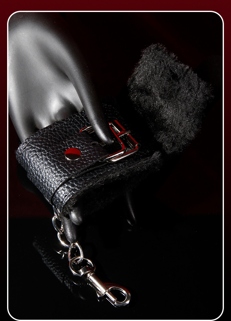 SM One-Bar Training Handcuffs & Ankle Cuffs Set in Black for Adult Couples — detail image 27