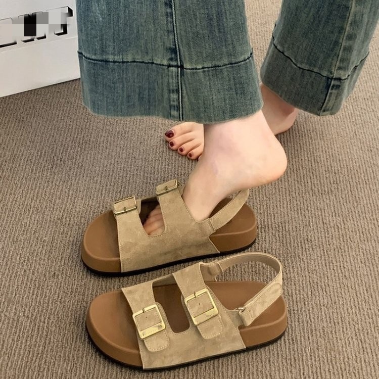 Sandallas de sol grueso para mujeres 2026 nuevo estilo de verano super caliente versátil no cansado pies de playa zapatos romanos de mujer