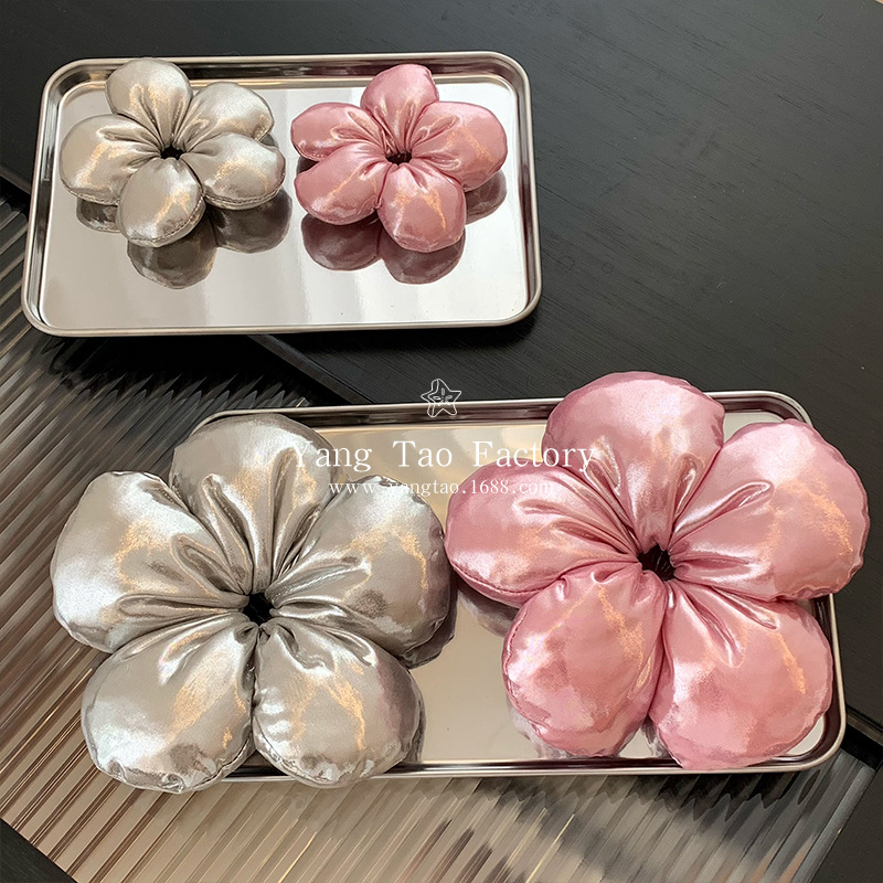 Niche Zhongins Senior Sense Bloggers con flores de esponja, anillo de pelo de pan tridimensional, viento dulce y fresco, anillo de pelo de intestino, tocado