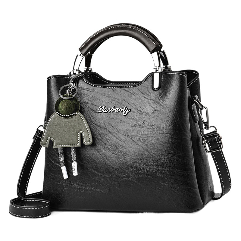 2020 autumn and winter shoulder bag women's bag European and American fashion Joker large capacity retro portable messenger bag a generation of hair