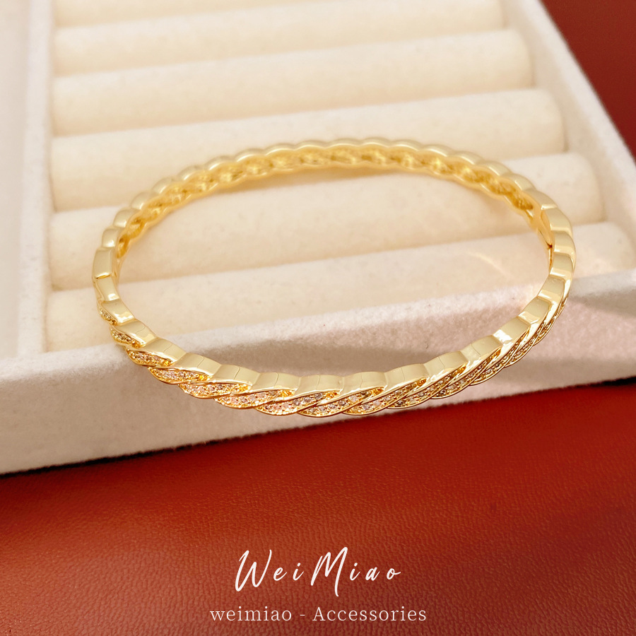 Brazalete de piedra de oro real, brazalete de abertura torcida, temperamento minimalista, pulsera de moda, brazalete de lujo ligero.