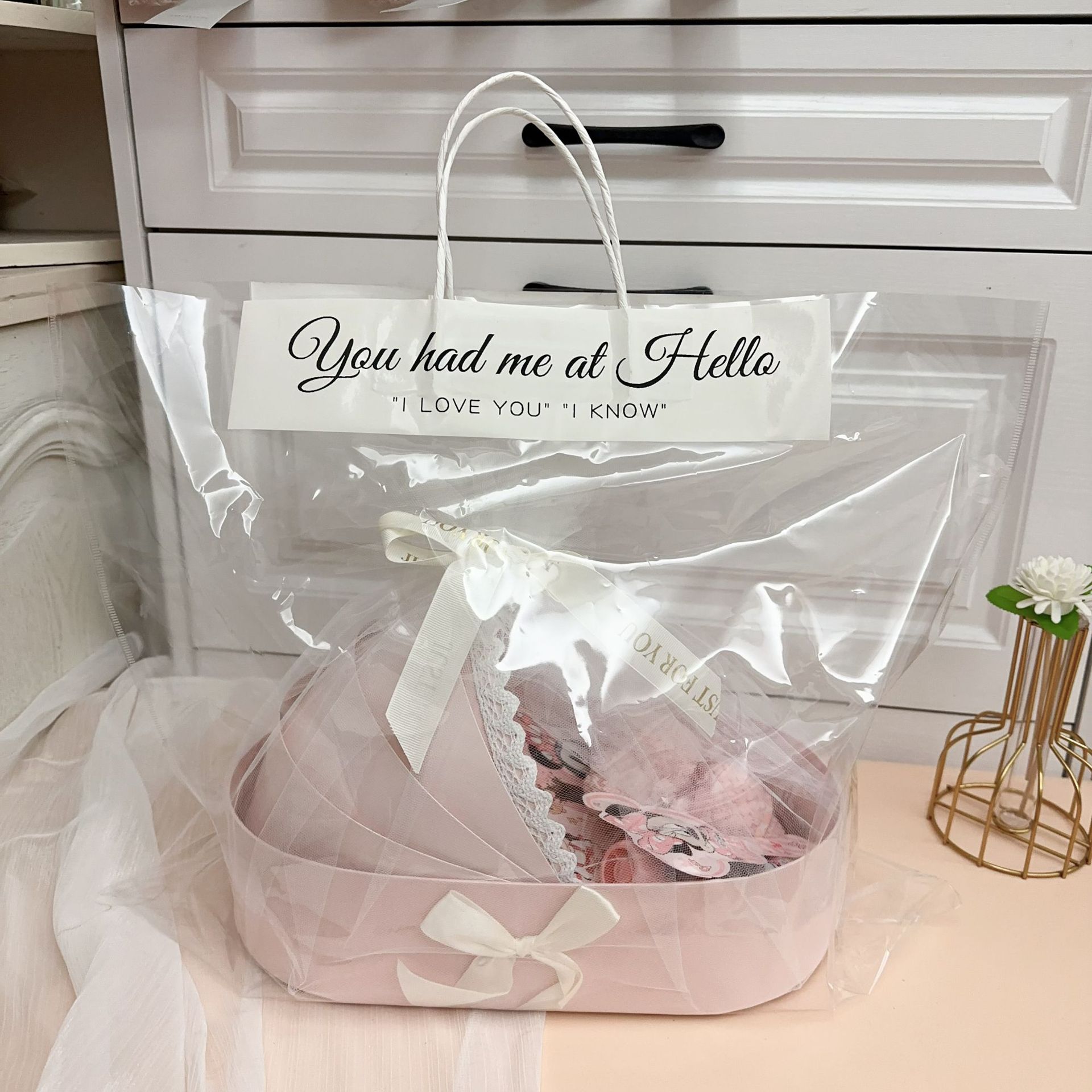 Маленький размер 33*17*8 см; розовая голая коробка + сетка + сумочка INS