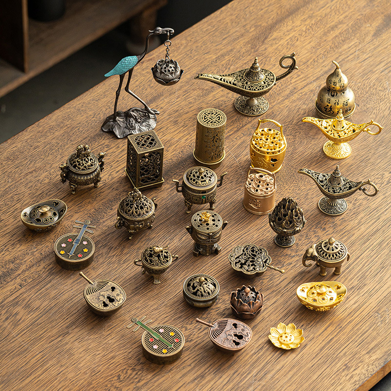 New Chinese-Style Copper Alloy Incense Burner, Small Auspicious Cloud Incense Burner, Crane Hanging Burner, Creative Ornament for Home Use, Incense Burner, Sandalwood Burner