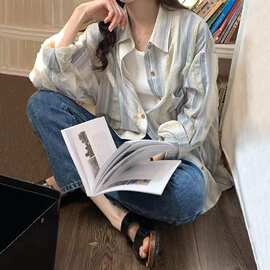 夏季薄款感复古雾蓝色条纹衬衫女宽松防晒衫外搭宽松上衣