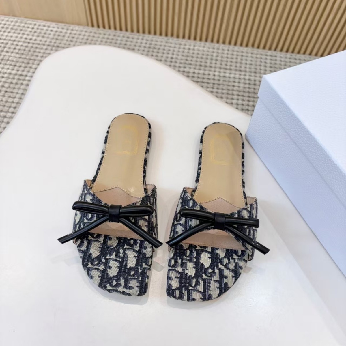 Summer three dimensional fashionable cute sandals with bow flat