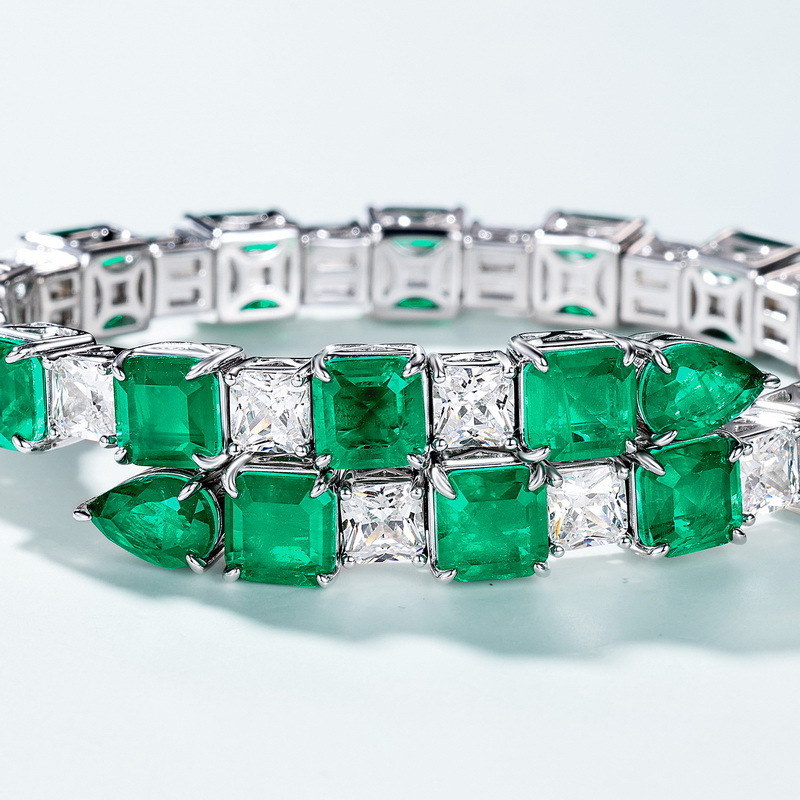 Nuevo estilo transfronterizo de lujo ligero, industria pesada, pulsera de tesoro verde sintético femenino S925, joyería de tesoro de color sintético con incrustaciones de plata, atmósfera europea y americana