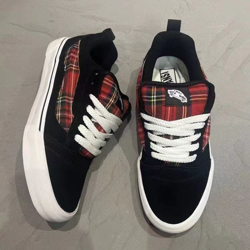 Zapatos de hombre de talla grande, transpirables para primavera y otoño, zapatos de moda nuevos de 2026, zapatillas de lona de estilo coreano, zapatos deportivos e informales para hombre.
