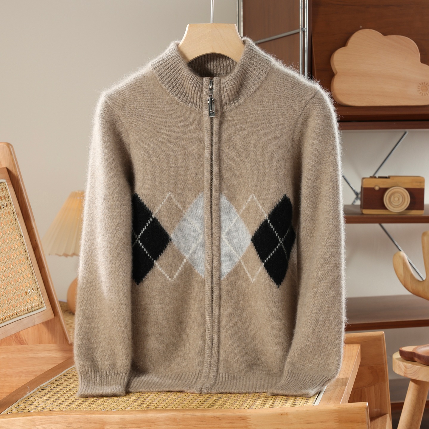 Children's wool knitted cardigan, retro diamond pattern, chain sweater, boys' simple and stylish autumn and winter outerwear, versatile sweater
