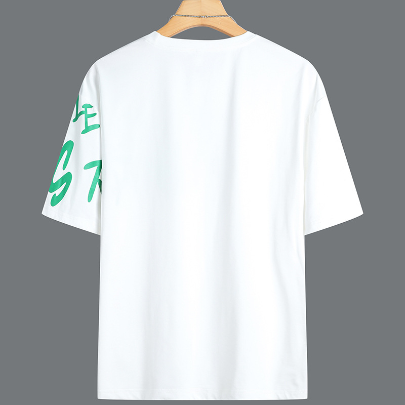 Camiseta de manga corta elegante para hombre, nuevo diseño estampado moderno, corte holgado para adolescentes, marca de moda de verano, top de media manga estilo ins para hombre.