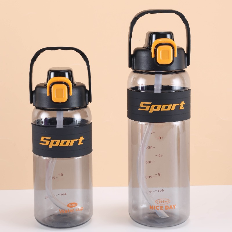 Botella deportiva transfronteriza taza de plástico nueva taza deportiva multicapacidad 700ml 1000ml taza de agua con mango image 2