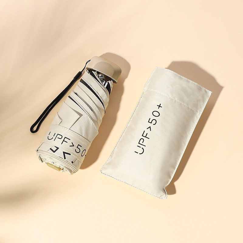 Mayorista gran cantidad de paraguas de cinco plegadas paraguas de sol ligero y pequeño paraguas plegables de bolsillo de vinilo para mujeres