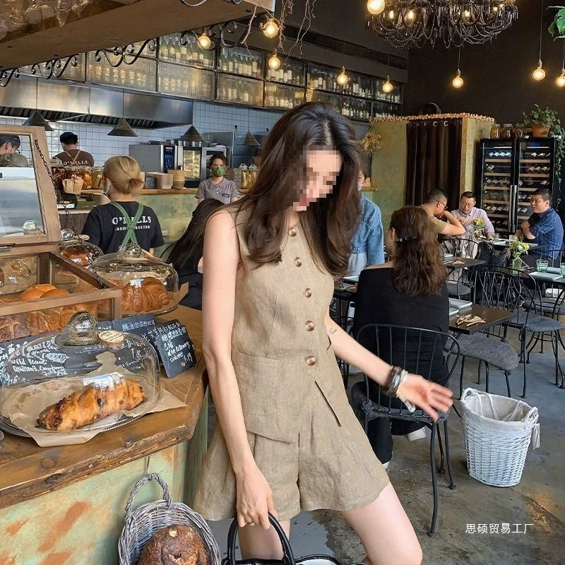 Long Xier Laqianfeng повседневный костюм женский лето 2025 новый льняной жилет без рукавов шорты комплект из двух предметов