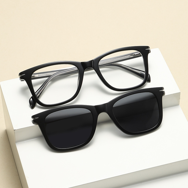 Set of Polarized Sunglasses for Men and Women, Magnetic Glasses, Fashionable and High-End Sunglasses with Storage Bag Set
